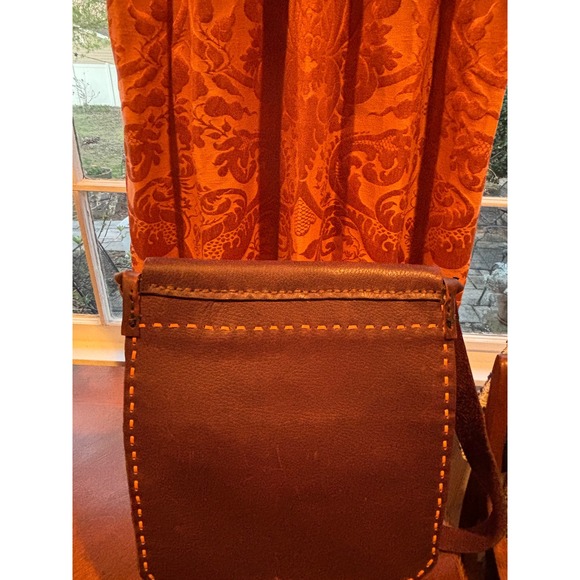 Handmade Brown Leather Messenger Bag Satchel Whipstitch Brass Latch Crossbody - Picture 6 of 17